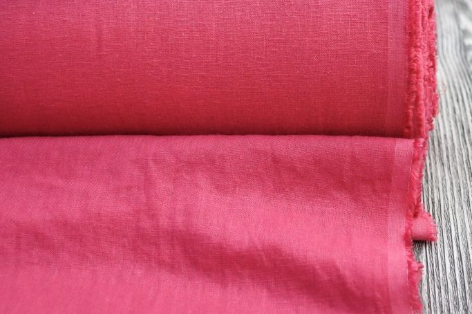 Linen with viscose dress colour dark fuchsia with crumpled effect